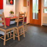 SO Monnard Kitchen table